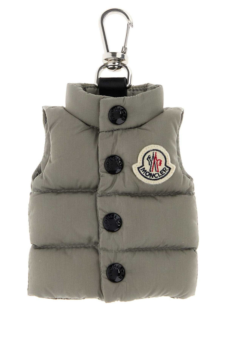 Grey Vest Solid Key Holder 1