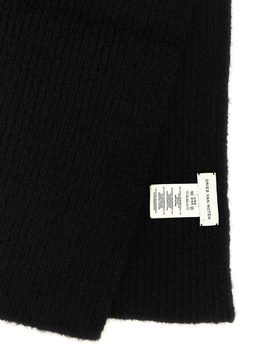 Black Moyson Knitted Scarf 3