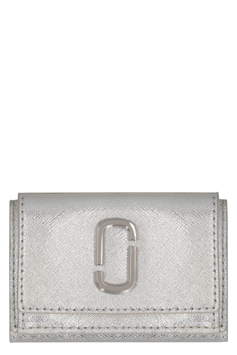 Silver Logo Wallet 1