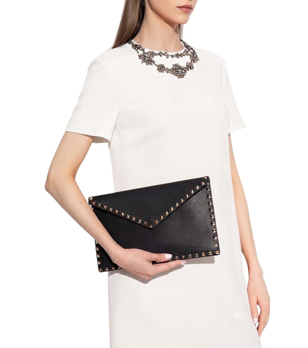 Black Rockstud Clutch 5