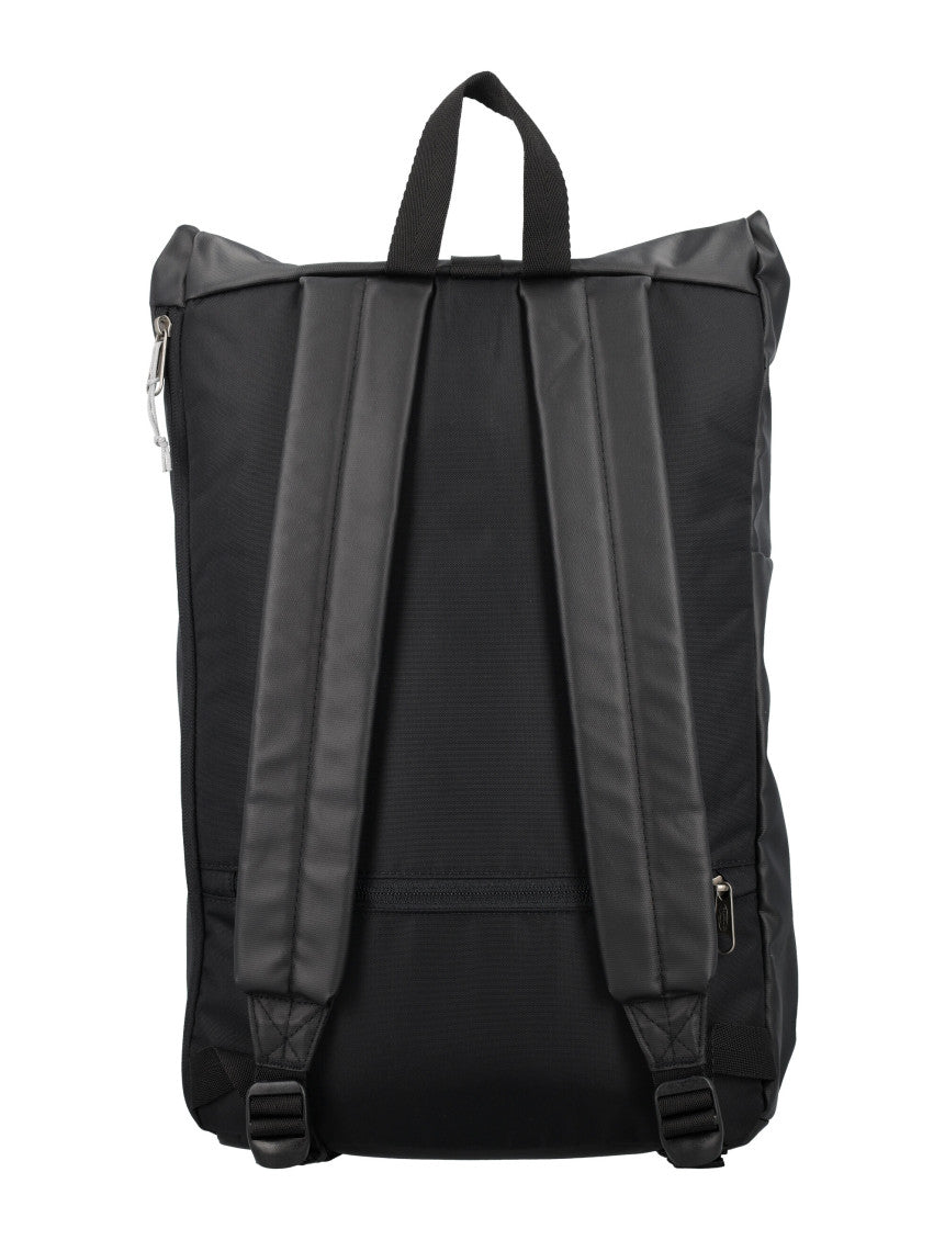 Black buckle-fastening backpack 4