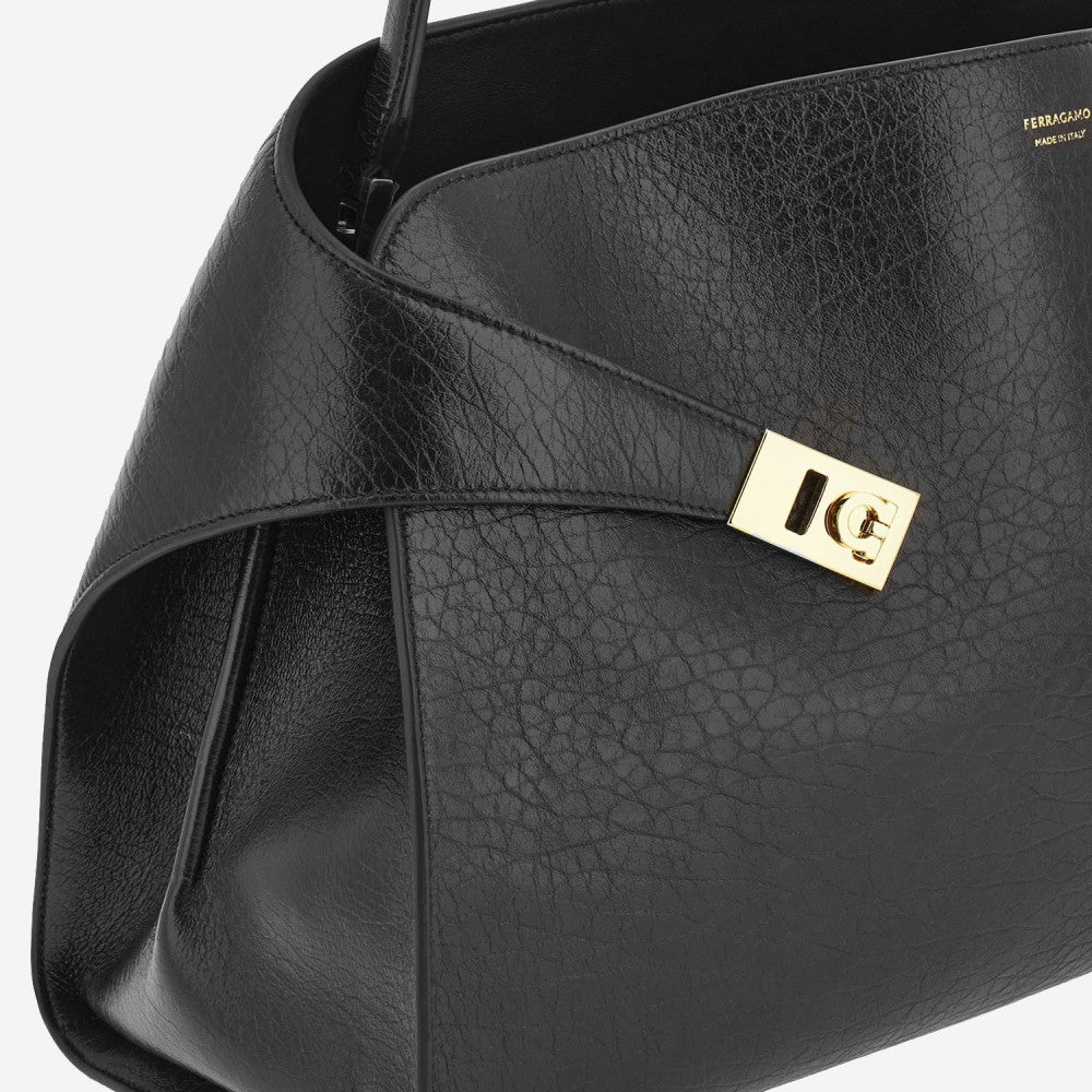 Black Hug Shoulder Bag 4