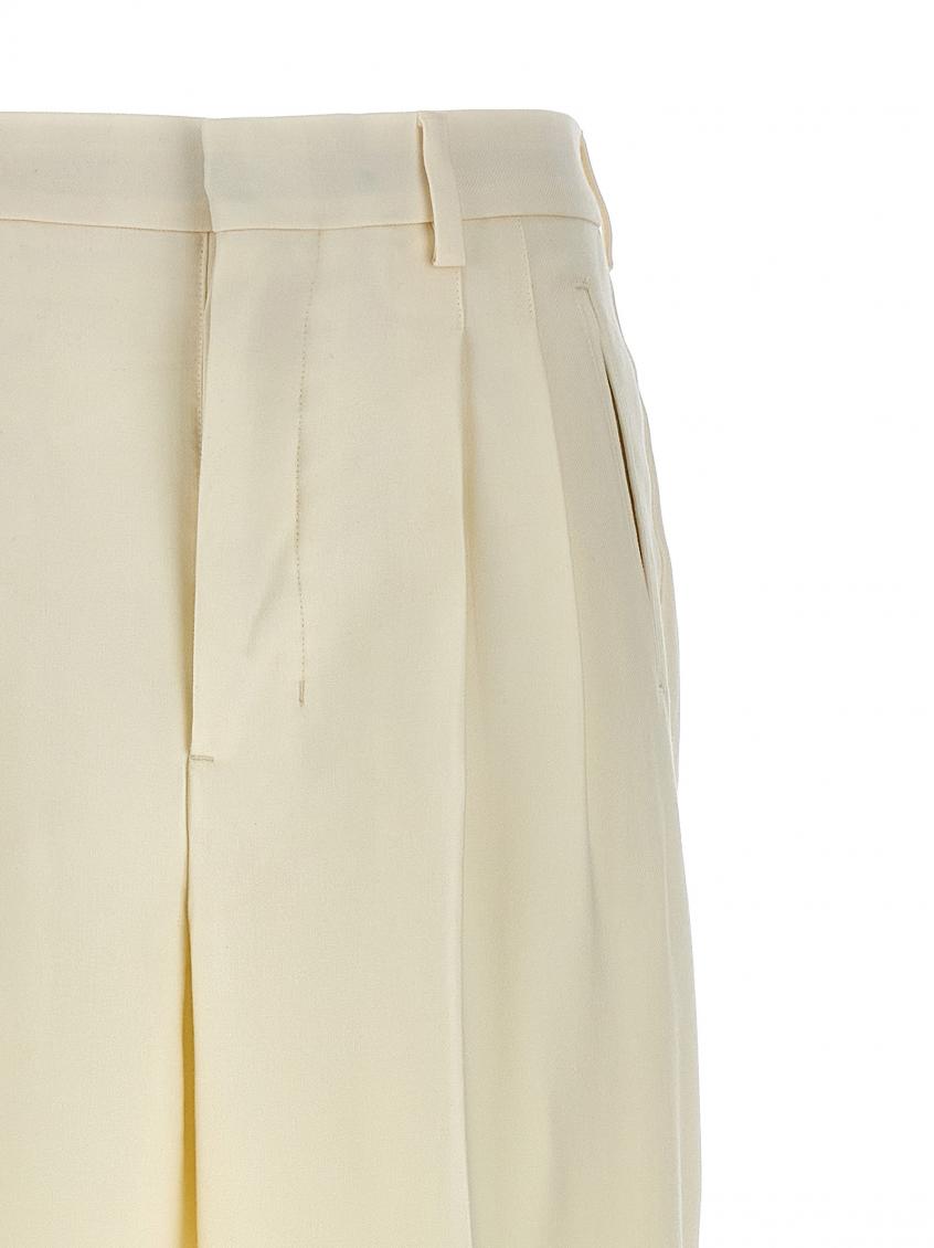 White Trousers pences 4