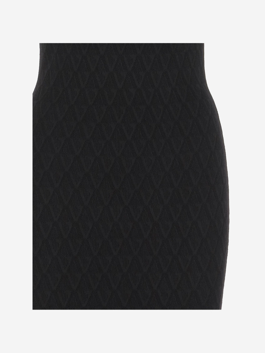 Black Jacquard V-textured Knit Dress 3