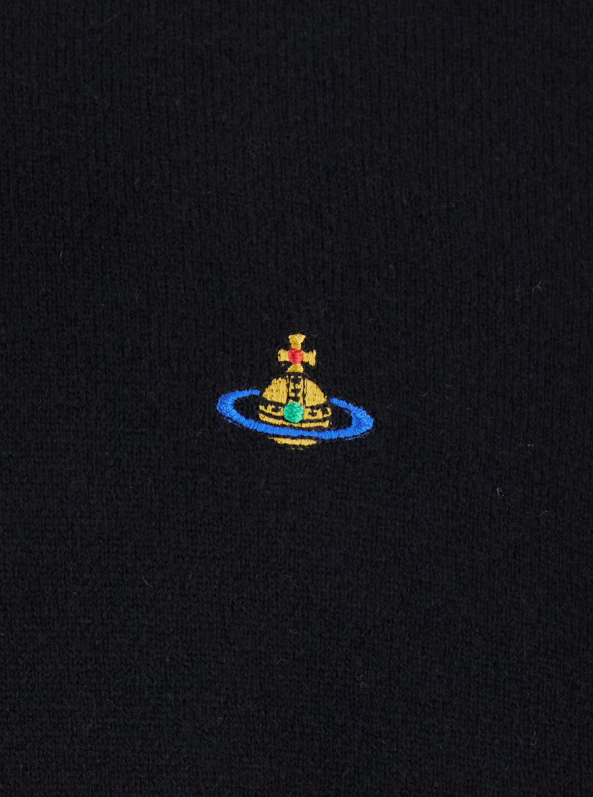 Black Crew Neck Sweaters 3
