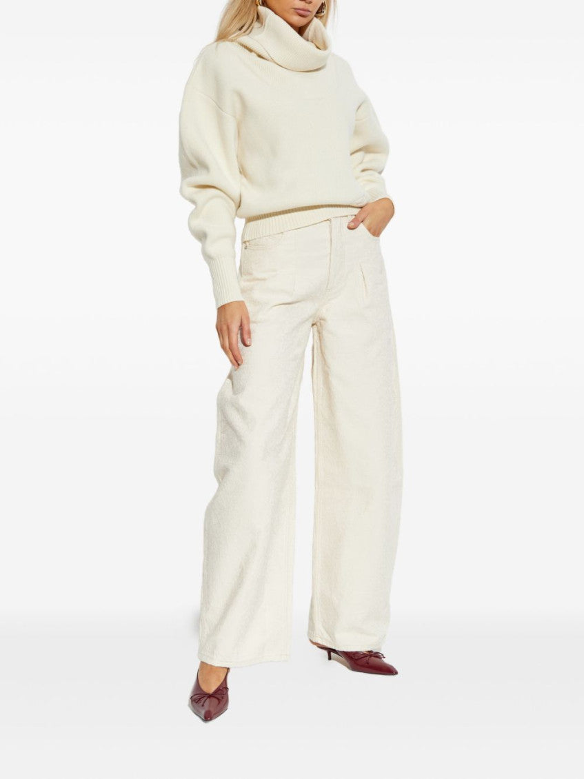 White High-neck Sweater 3