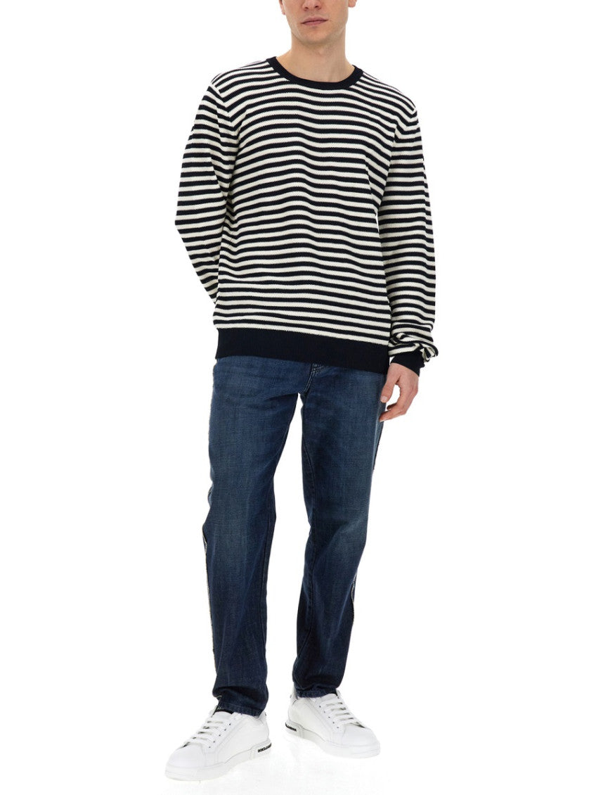 Black Crew Neck Sweaters 2