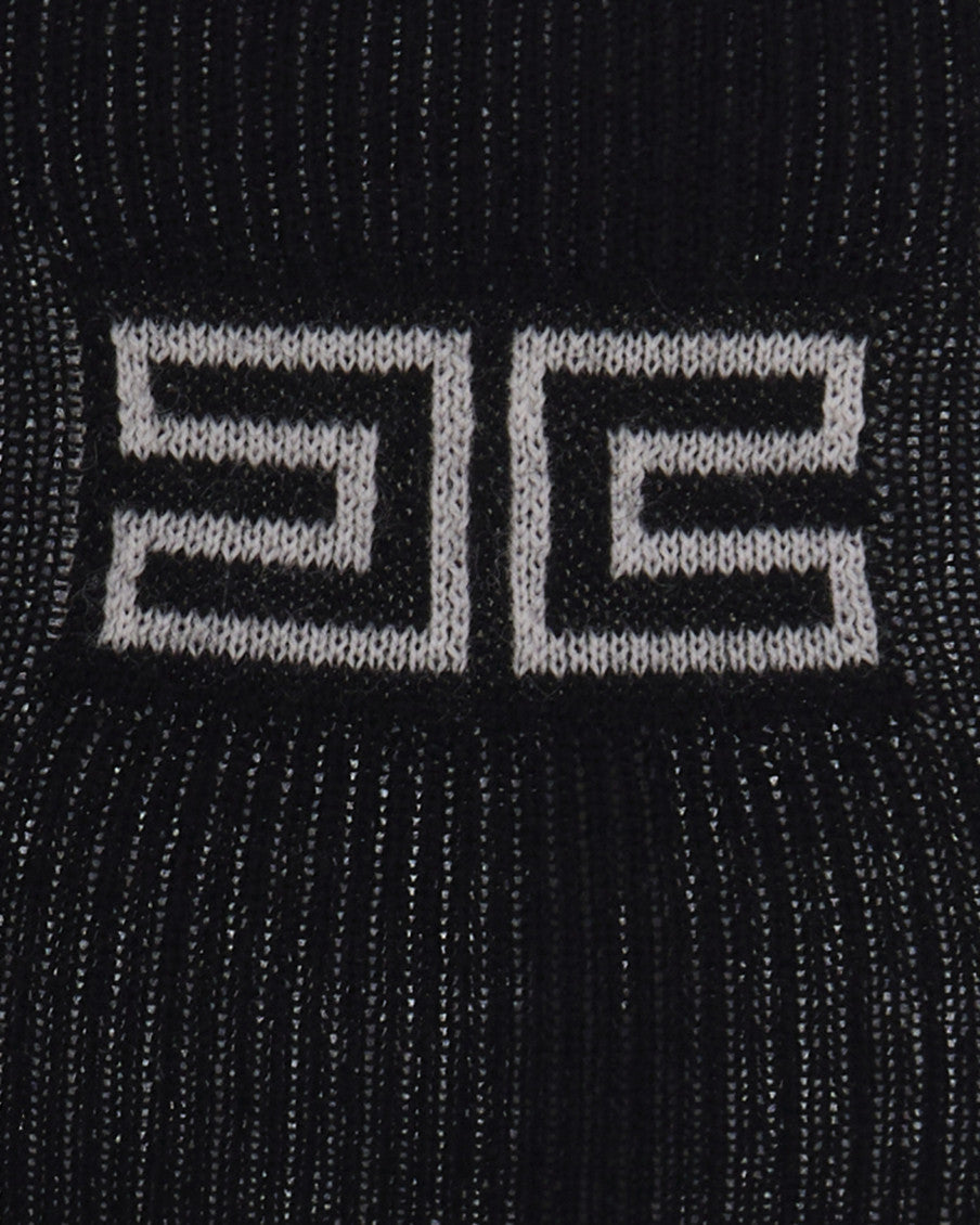 Black Solid Scoop Neck Top 3