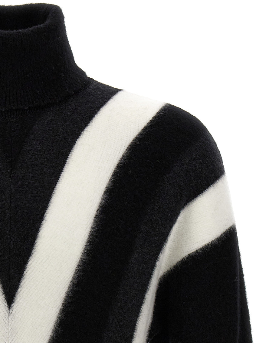BlackWhite Geometric pattern sweater 3