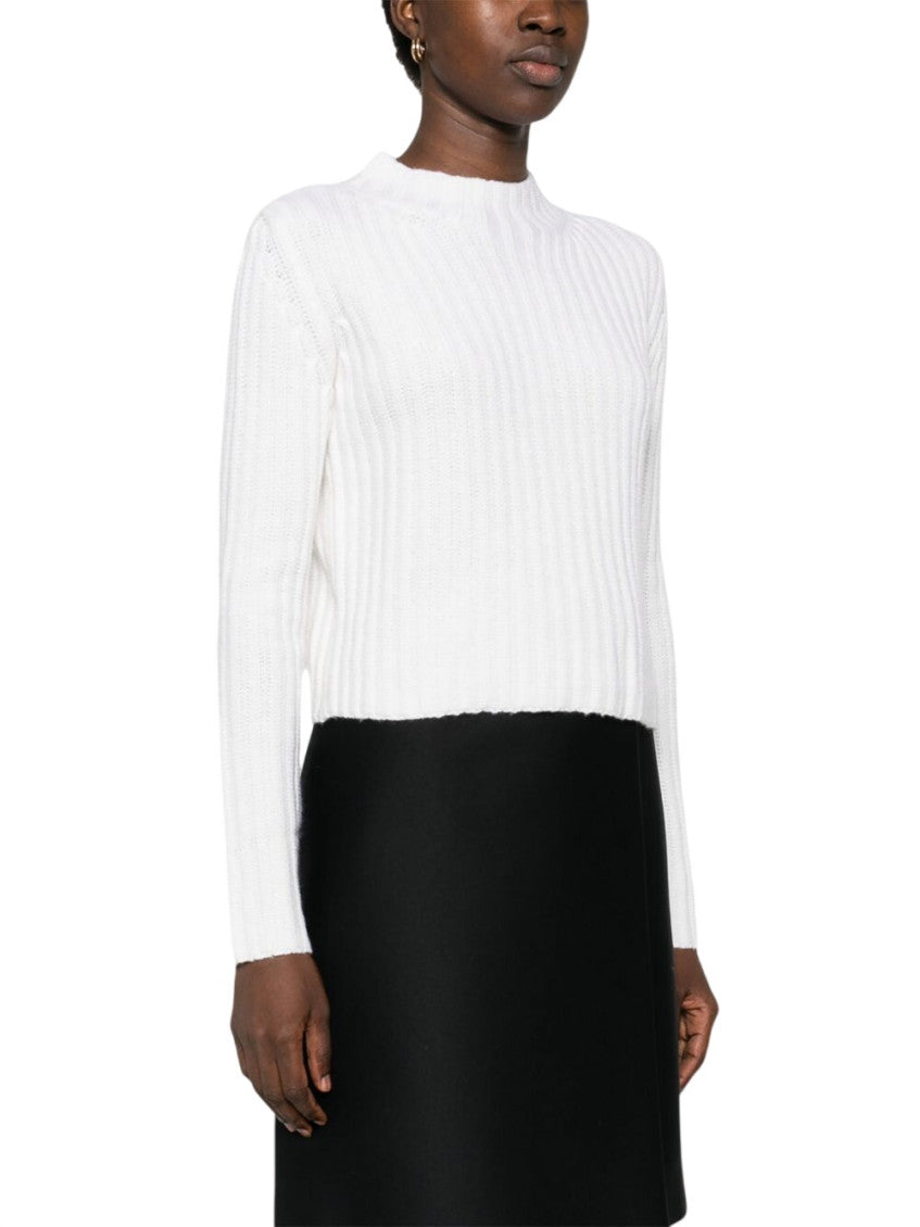 White Solid Round Neck Sweatshirt 2