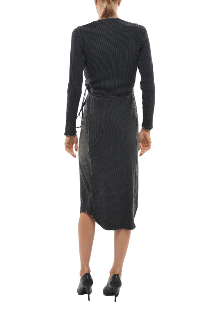 Black Solid V Neck Midi Dress 2