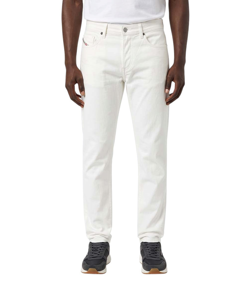 White Regular Mid Rise Jeans 1