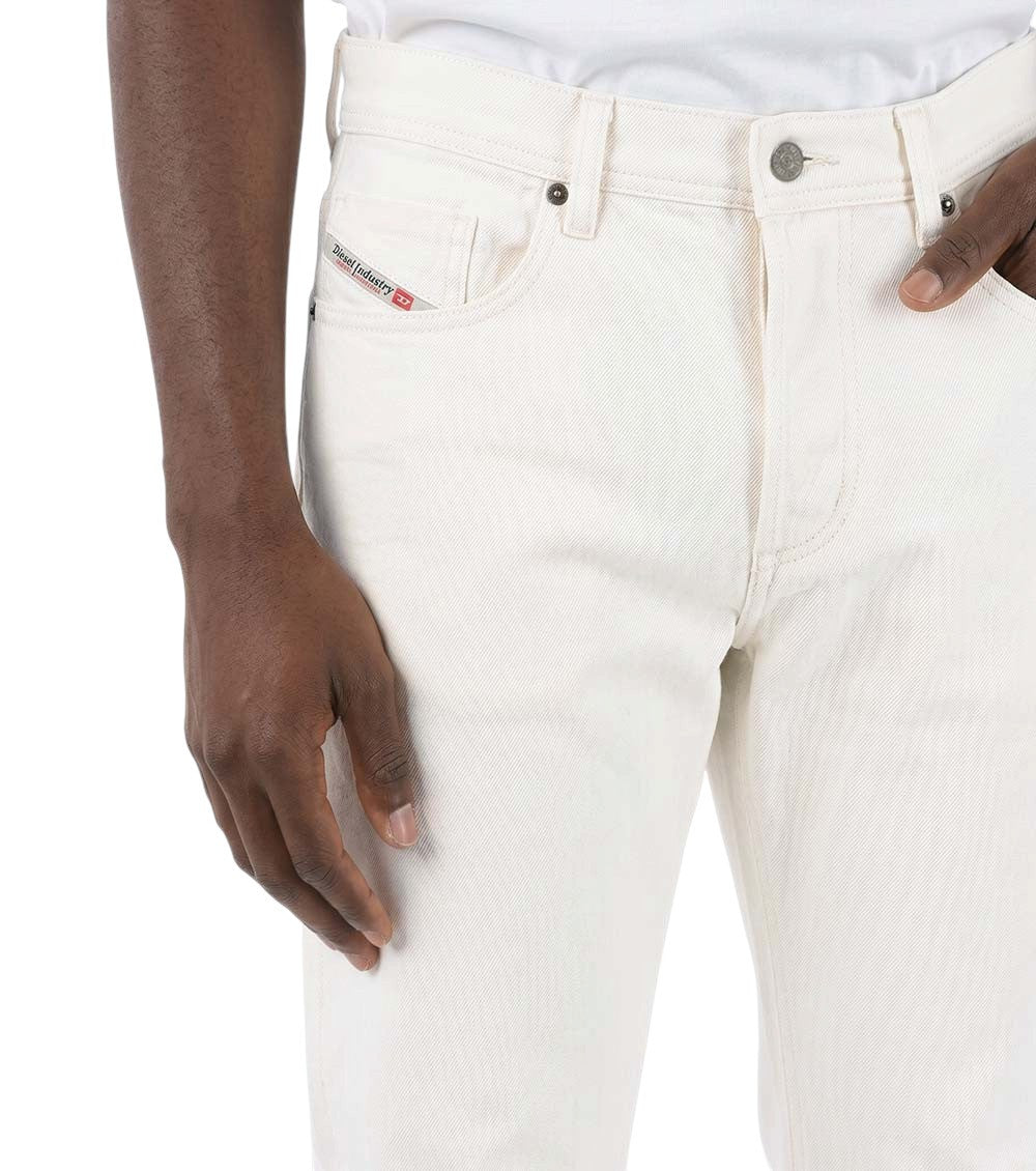 White Regular Mid Rise Jeans 4