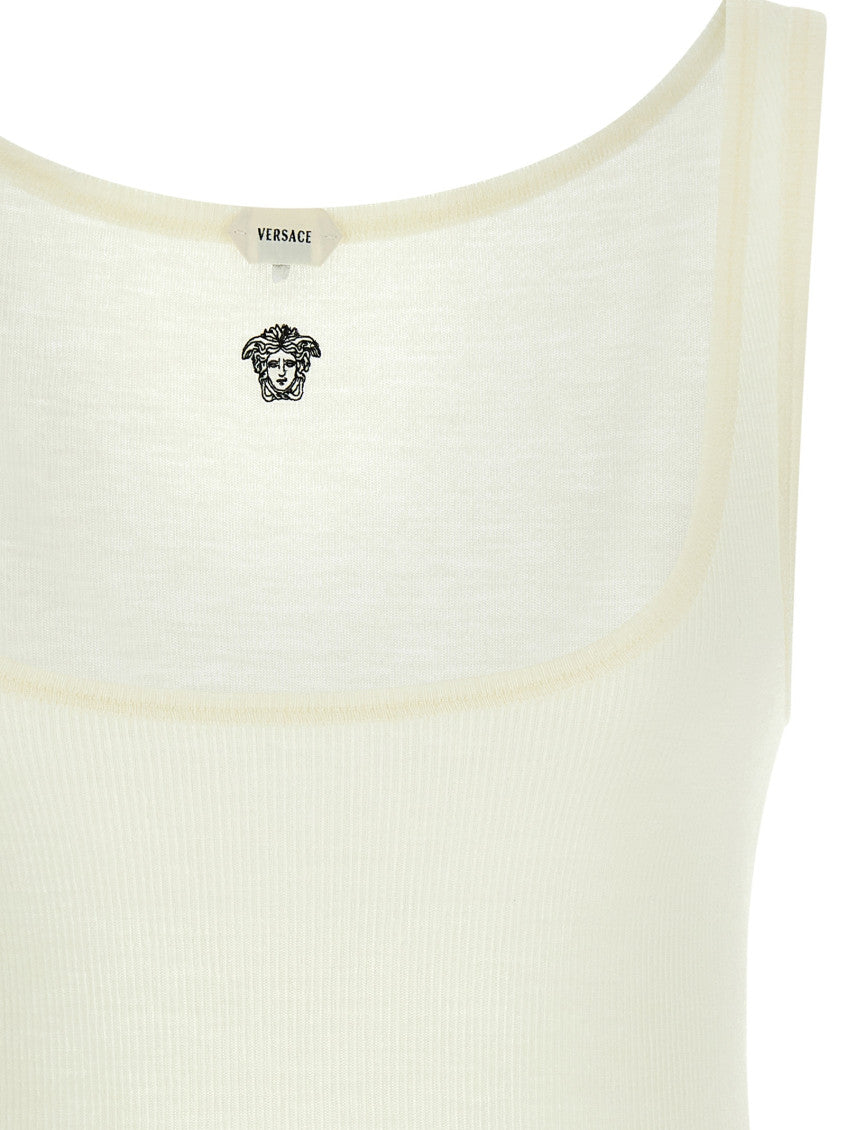 White Round Neck Sleeveless Top 3