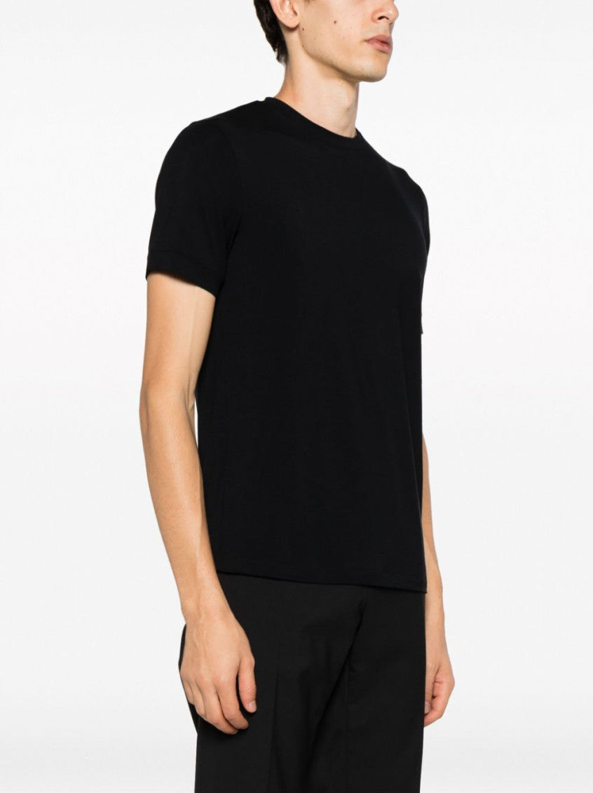 Black Round Neck Solid T-Shirt 2