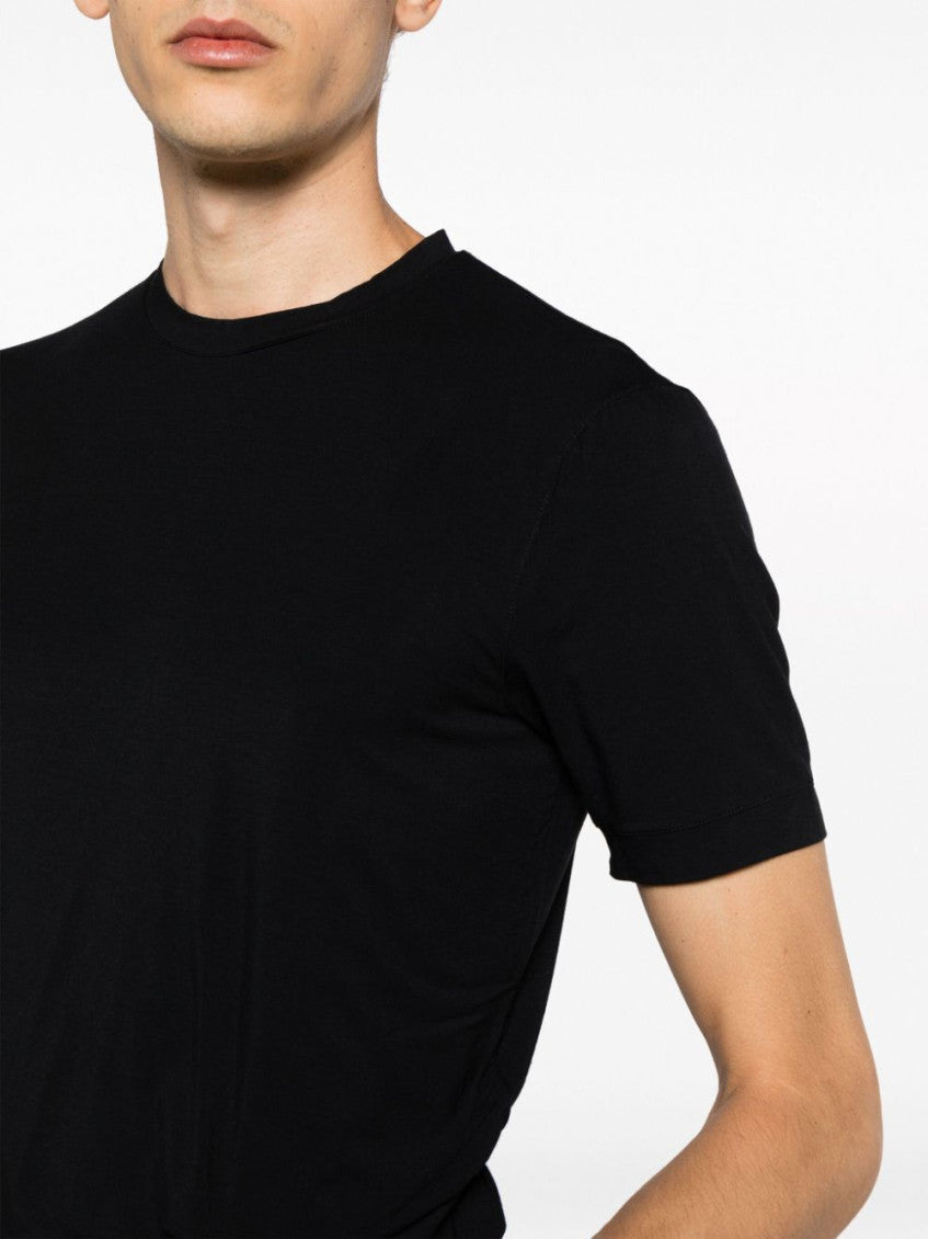 Black Round Neck Solid T-Shirt 3