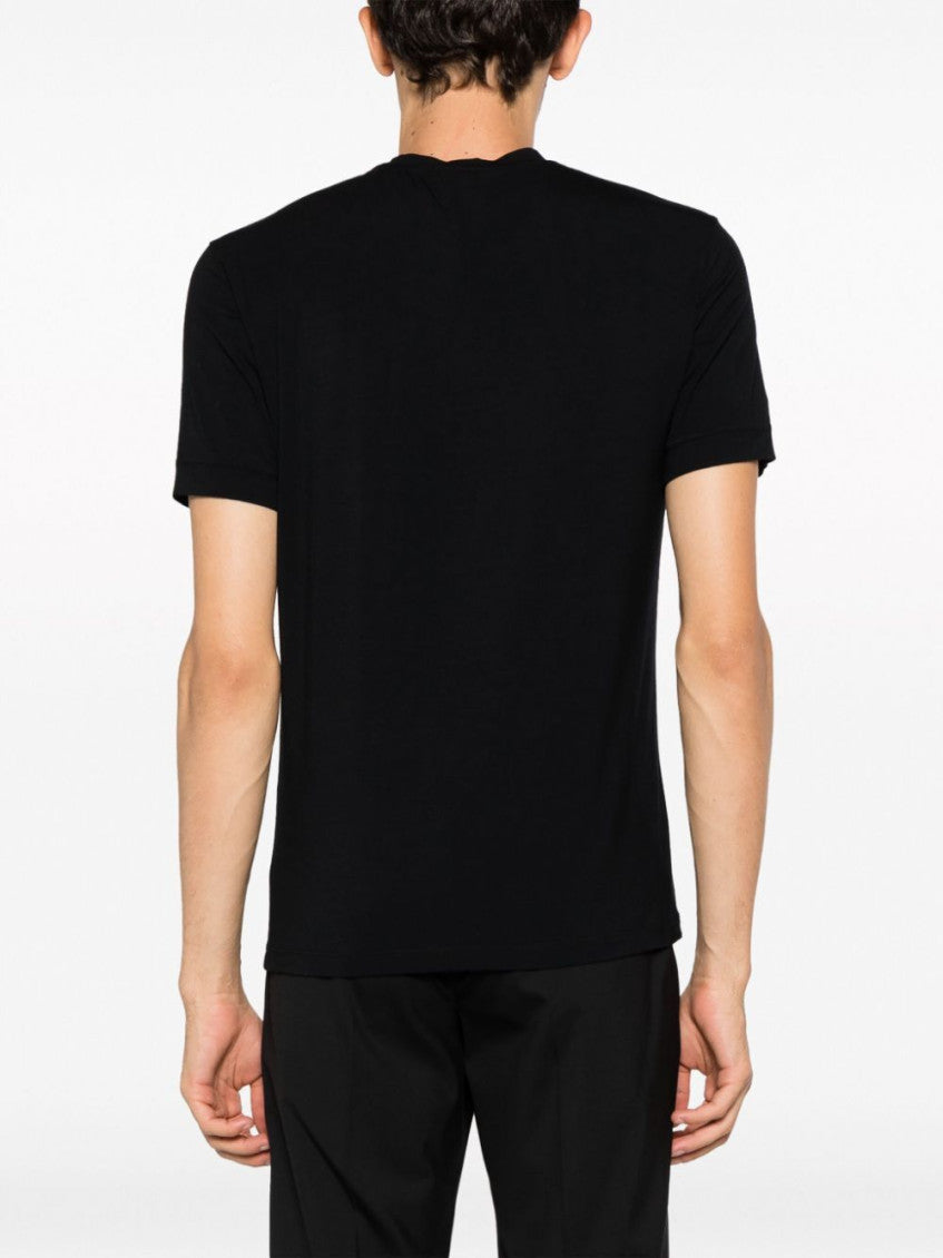 Black Round Neck Solid T-Shirt 4