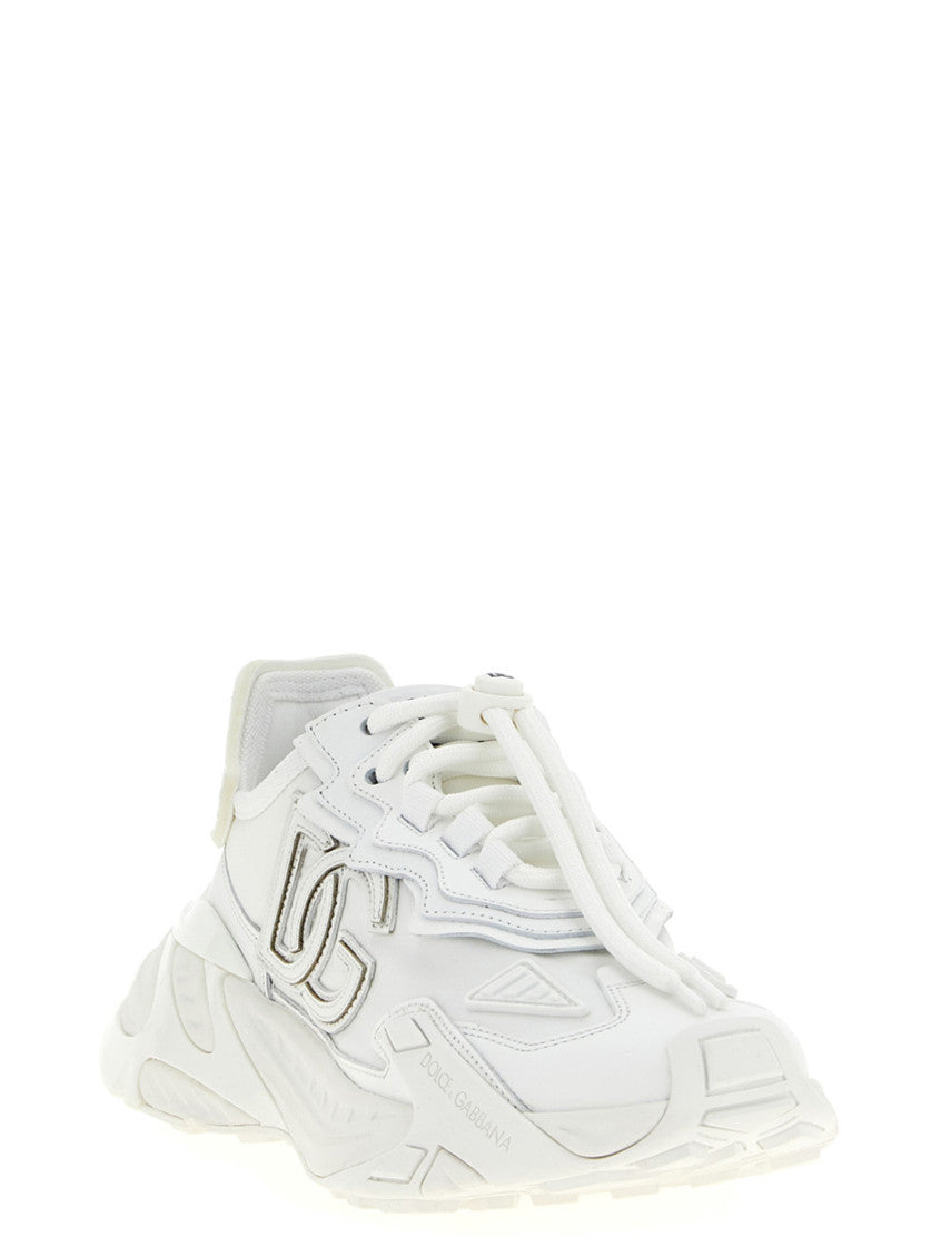 White Logo Sneakers 2