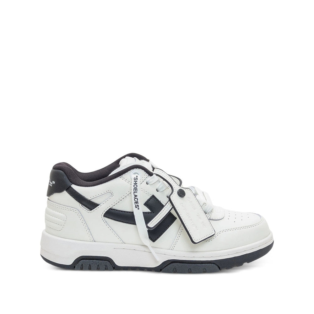 White Logo Arrow Sneakers 1