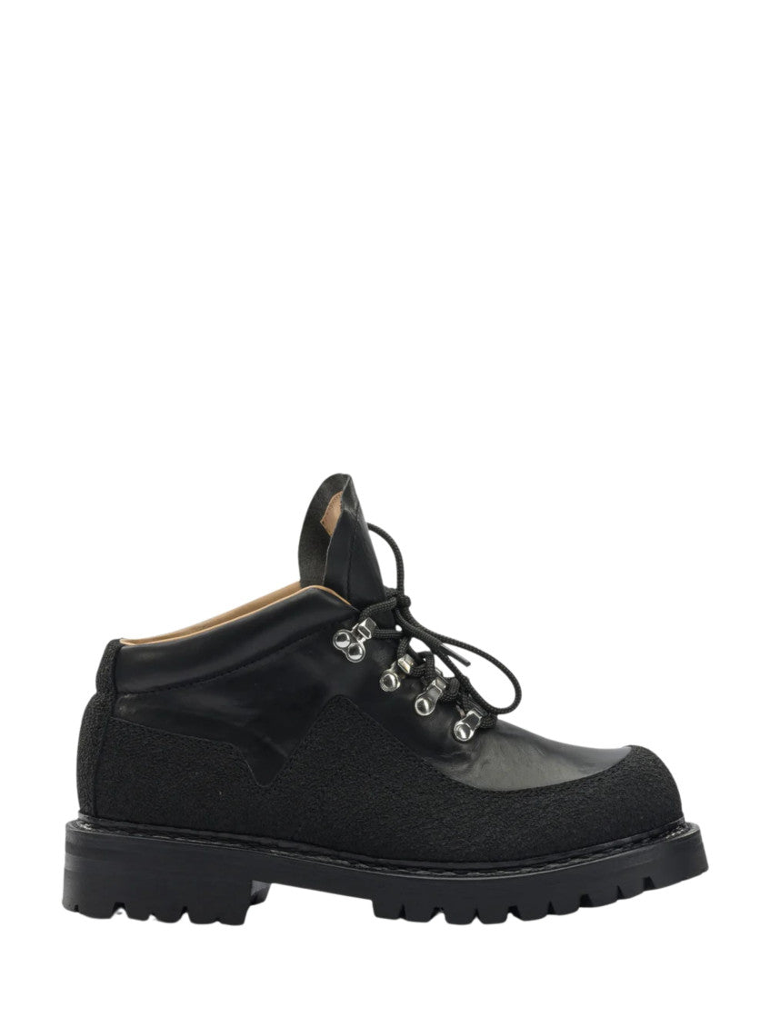 Black Quest Boot 1