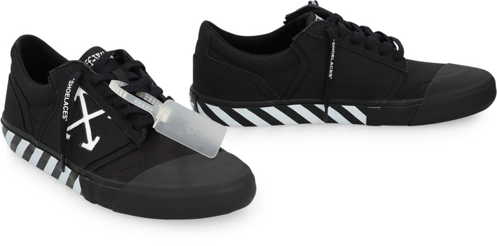 Black Low-top Sneakers 4