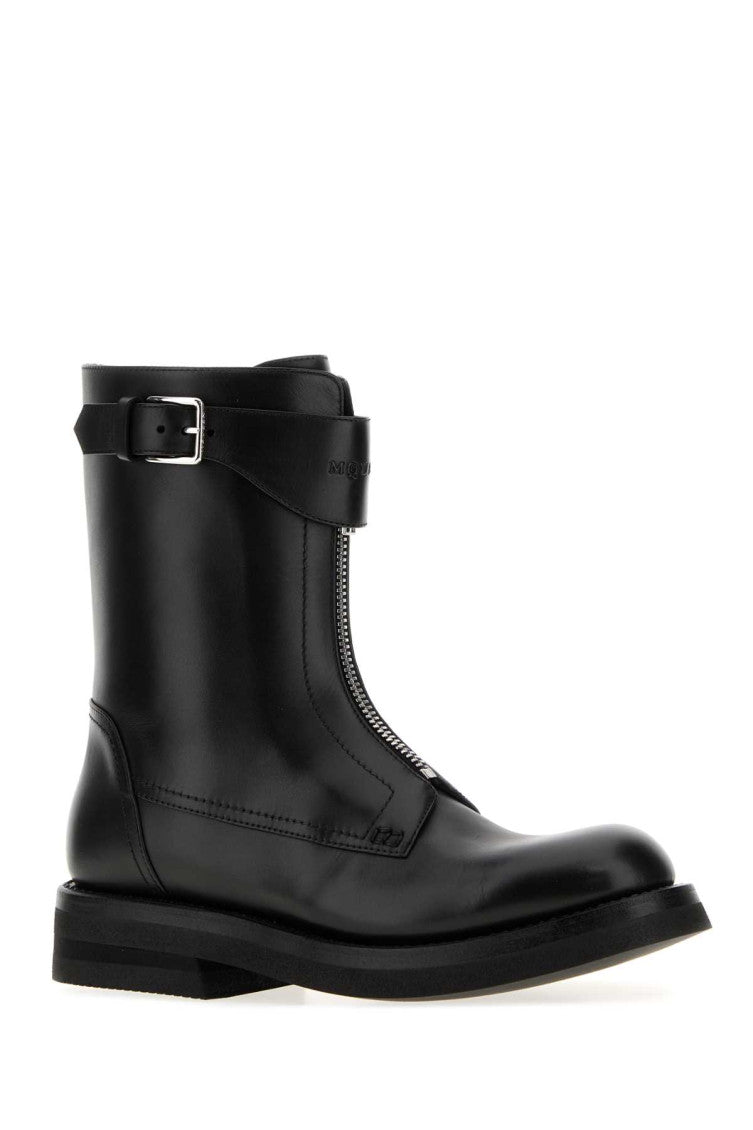 Black Solid Round Toe Boot 2