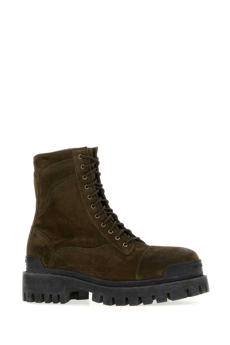 Brown Solid Strike Boots 2