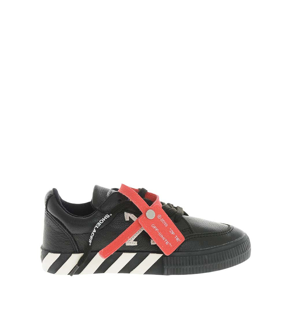Boys Black Leather Low-Top Sneakers 1