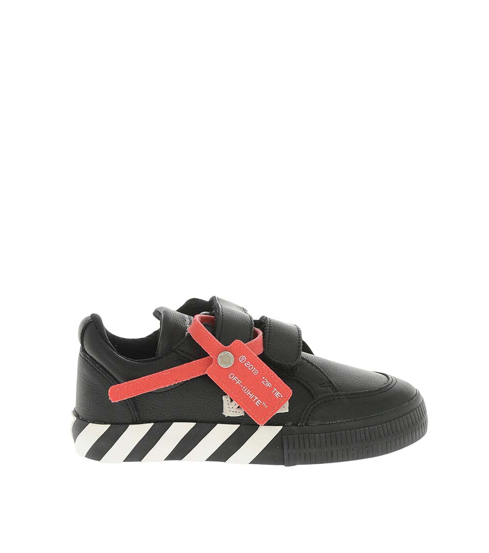 Boys Black Low-Top Sneakers 1
