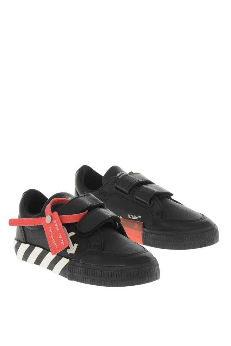Boys Black Low-Top Sneakers 2