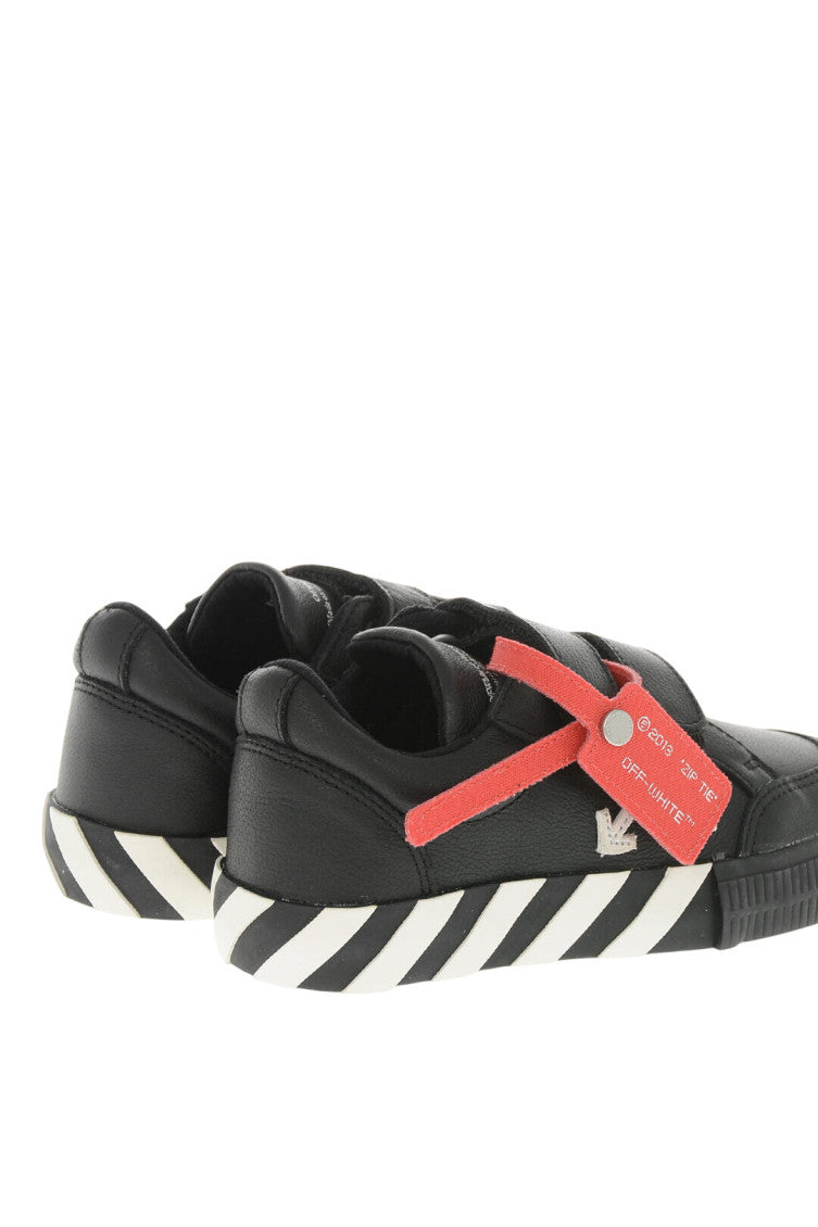 Boys Black Low-Top Sneakers 3