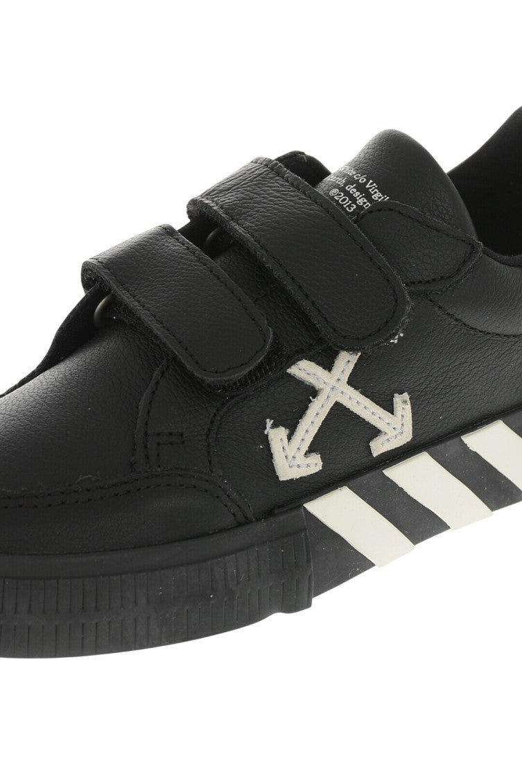 Boys Black Low-Top Sneakers 4