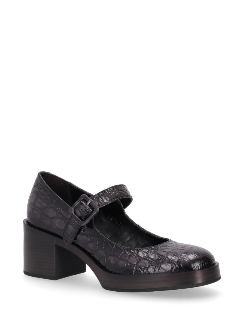 Black Leather Pumps 2
