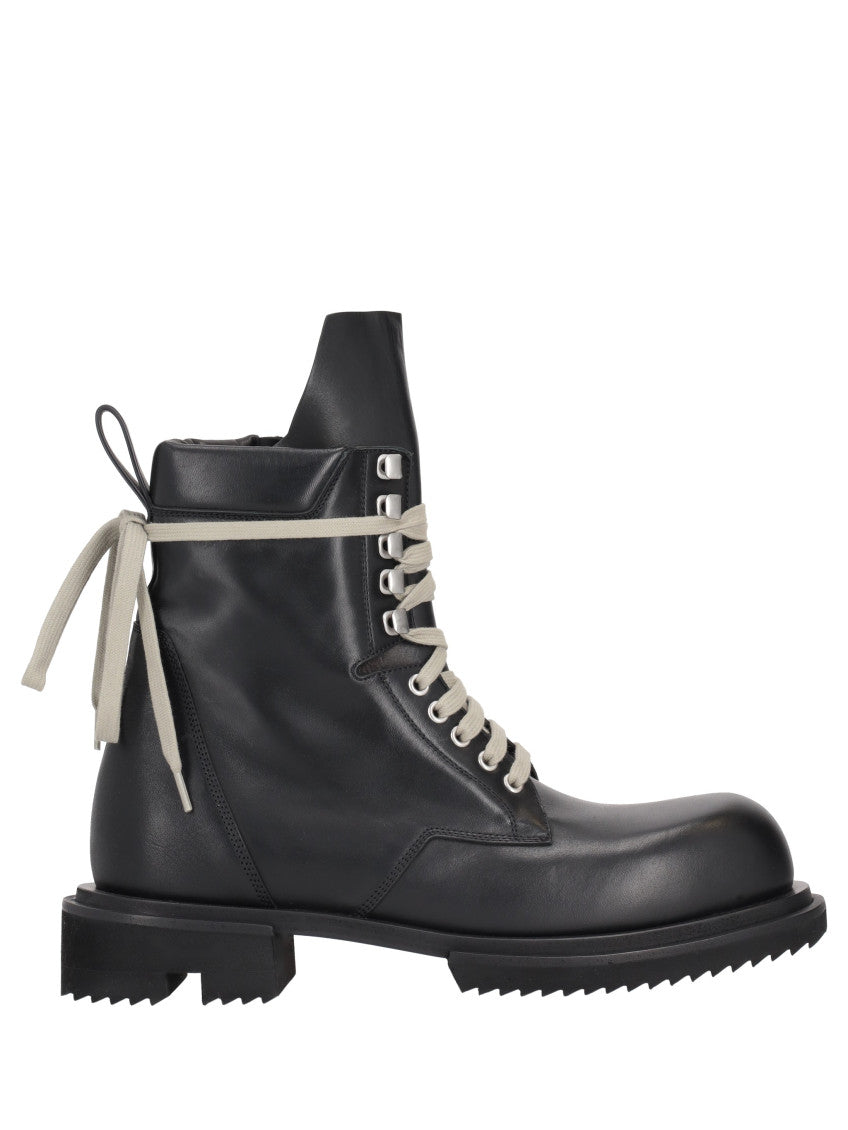 Black Solid Round Toe  Boot 1
