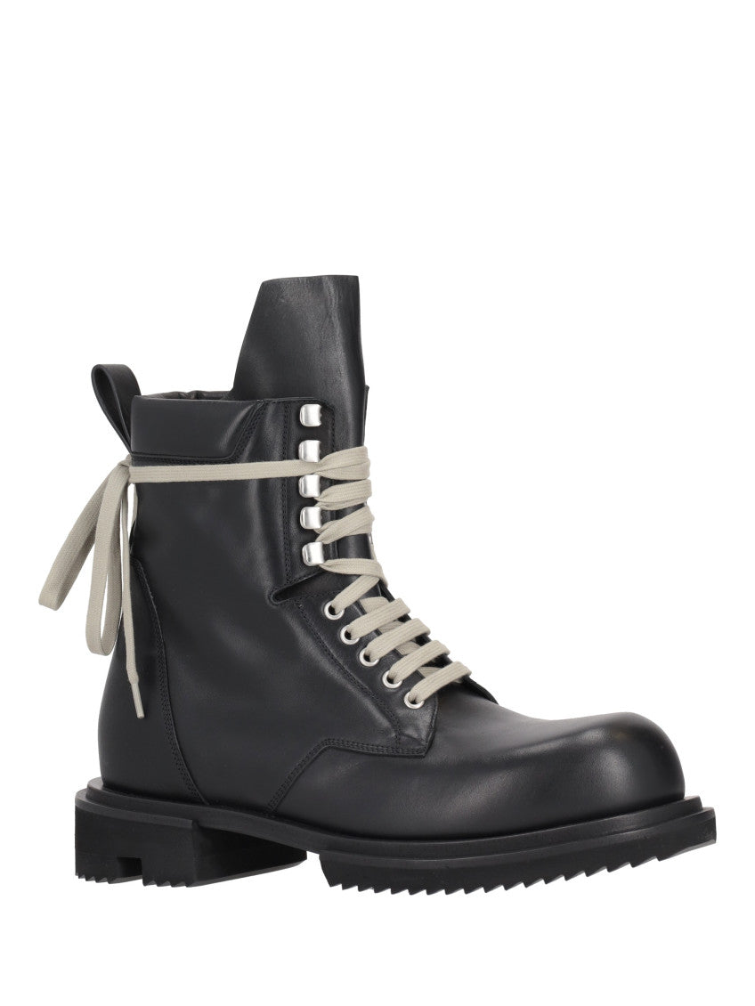Black Solid Round Toe  Boot 2