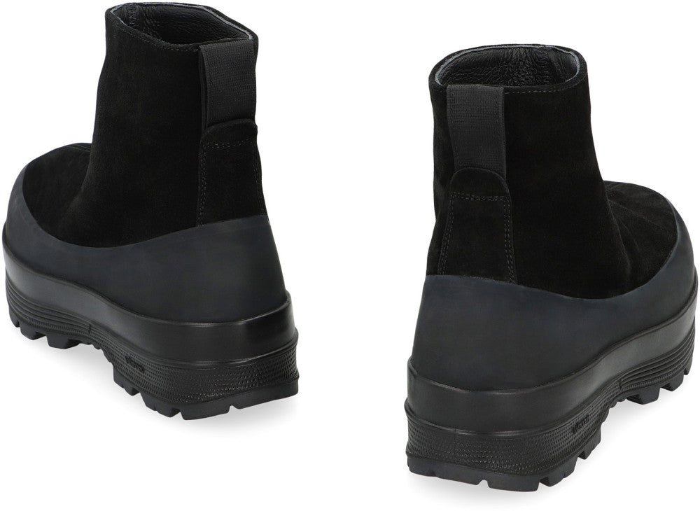 Black Solid Slip On Boots 4