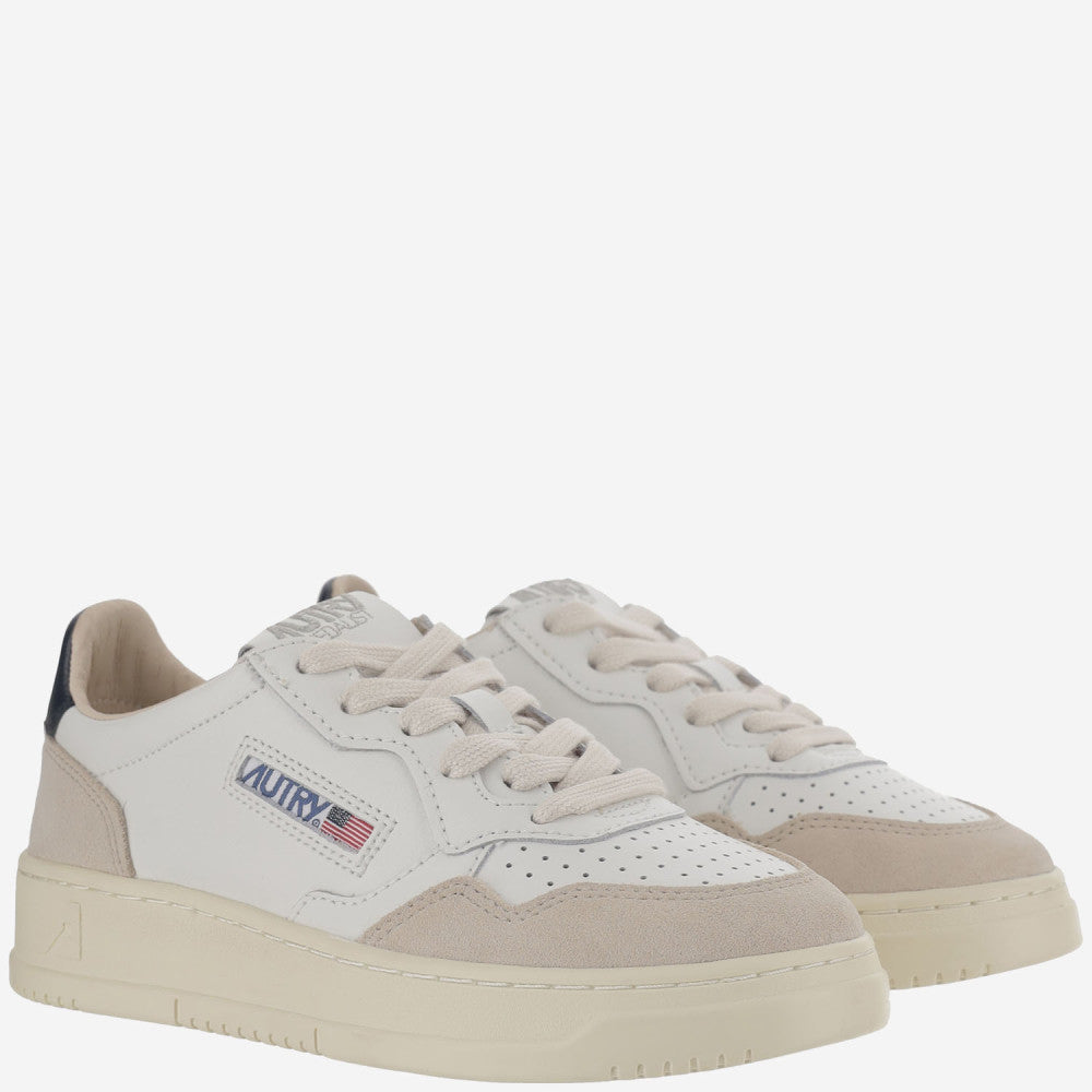 White Logo Sneakers 2
