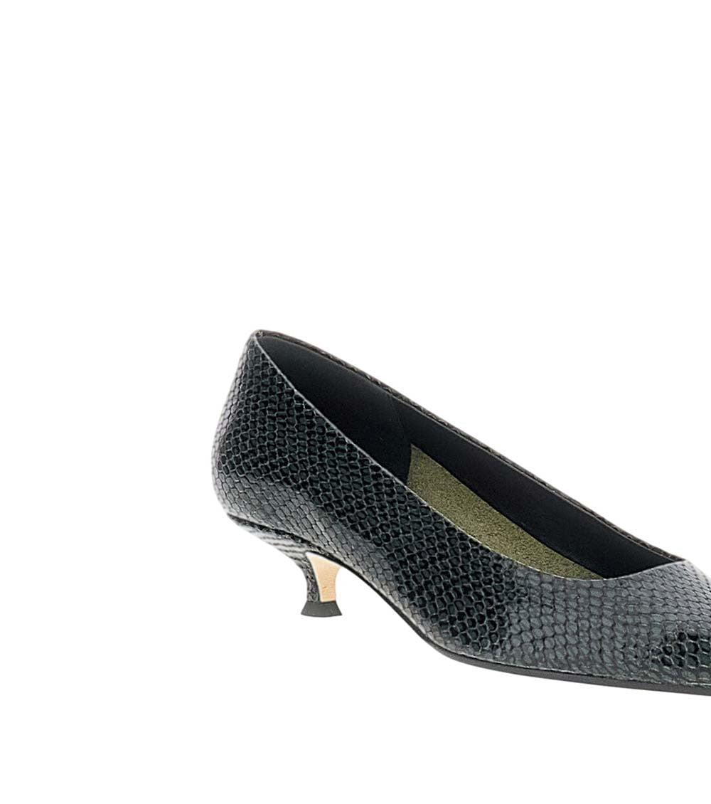 Black Slip-on Pumps 4