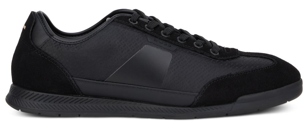 Black Low-top Sneakers 2