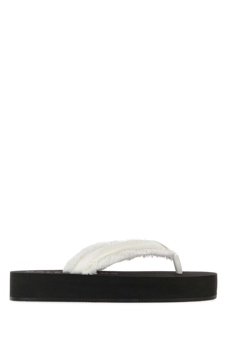 White Jet Lag Slippers 1