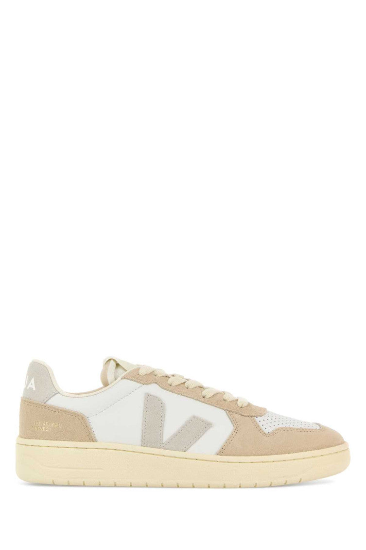 White Logo Sneakers 1