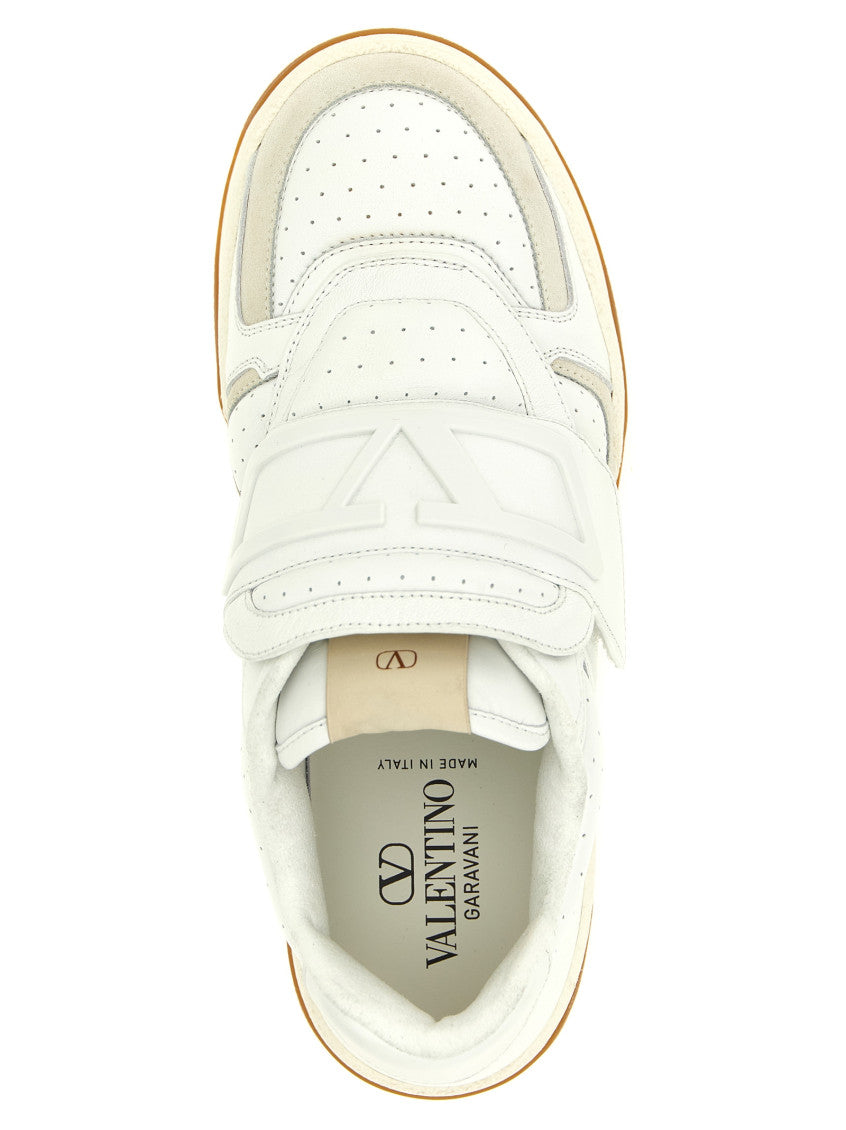 White Logo Sneakers 4
