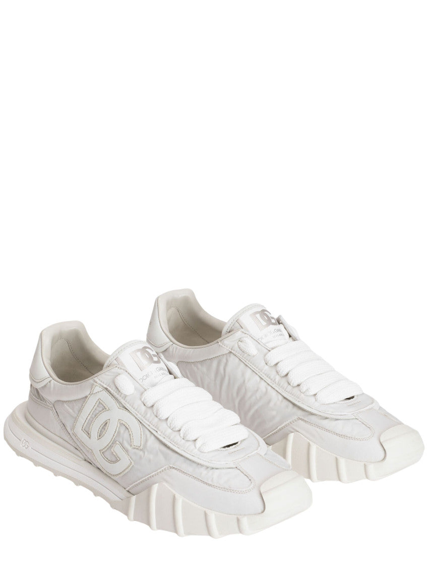 White Logo Low-Top Sneakers 2