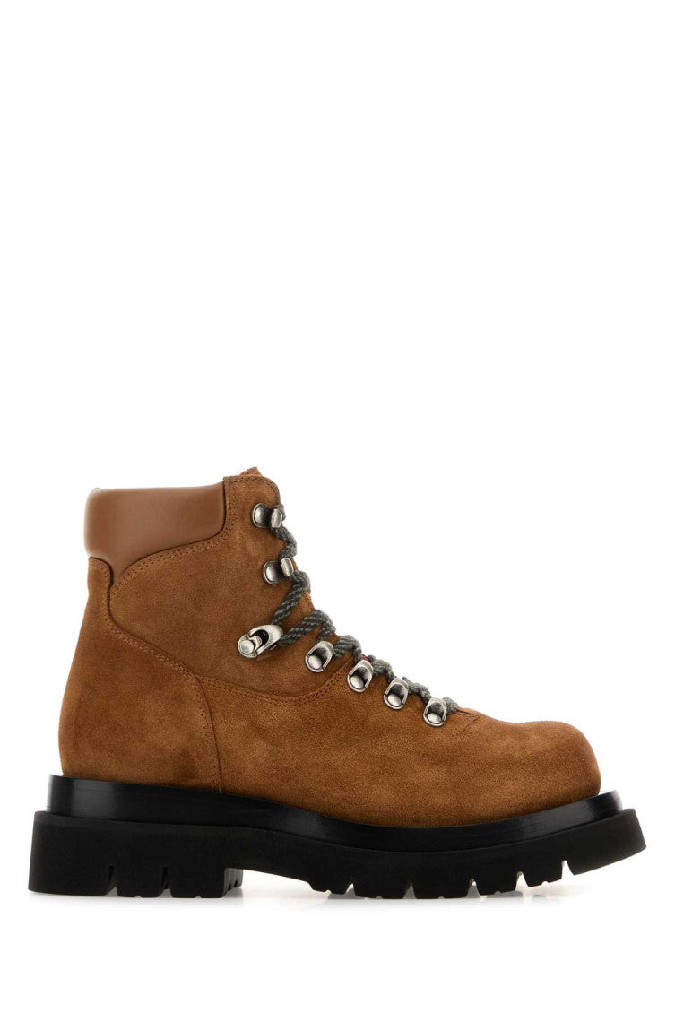 Light Brown Solid Boots 1