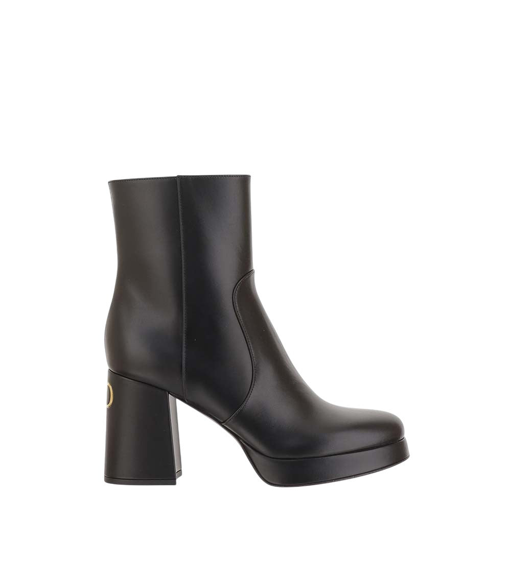 Black Leather Boots 1