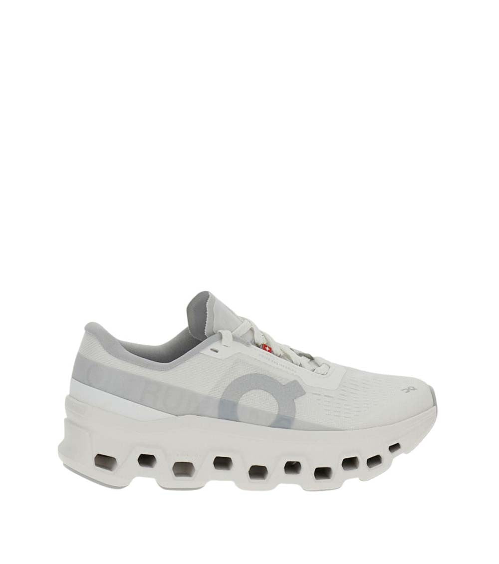 White Round toe Sneakers 1