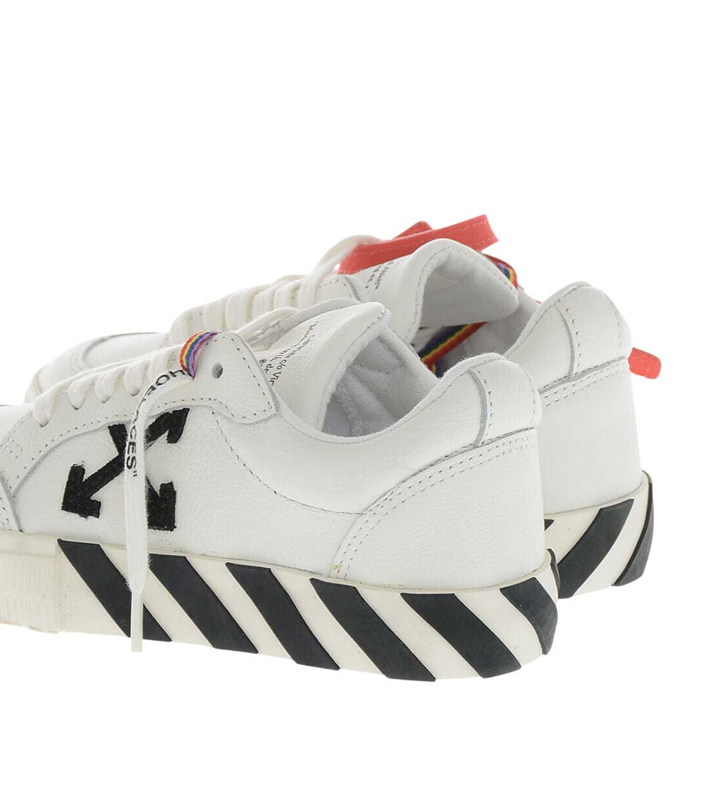 Boys White Low-Top Sneakers 3