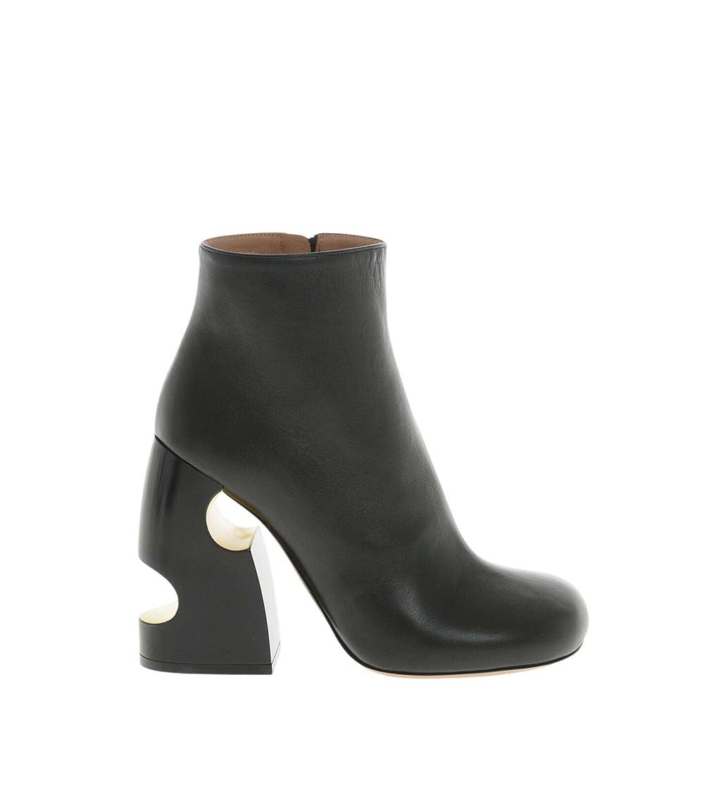 Black Solid Carryover Boots 1