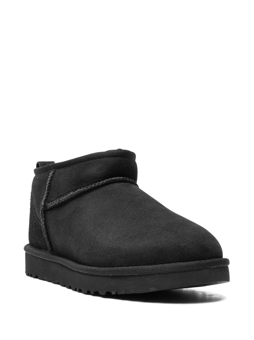 Black Classic Ultra Boots 2