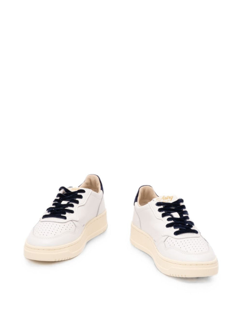 White Logo Sneakers 3